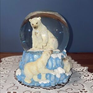 🤍Polar Bear Musical Snow globe
